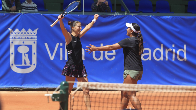 Destanee Aiava y Elena Christofi se proclaman campeonas de dobles